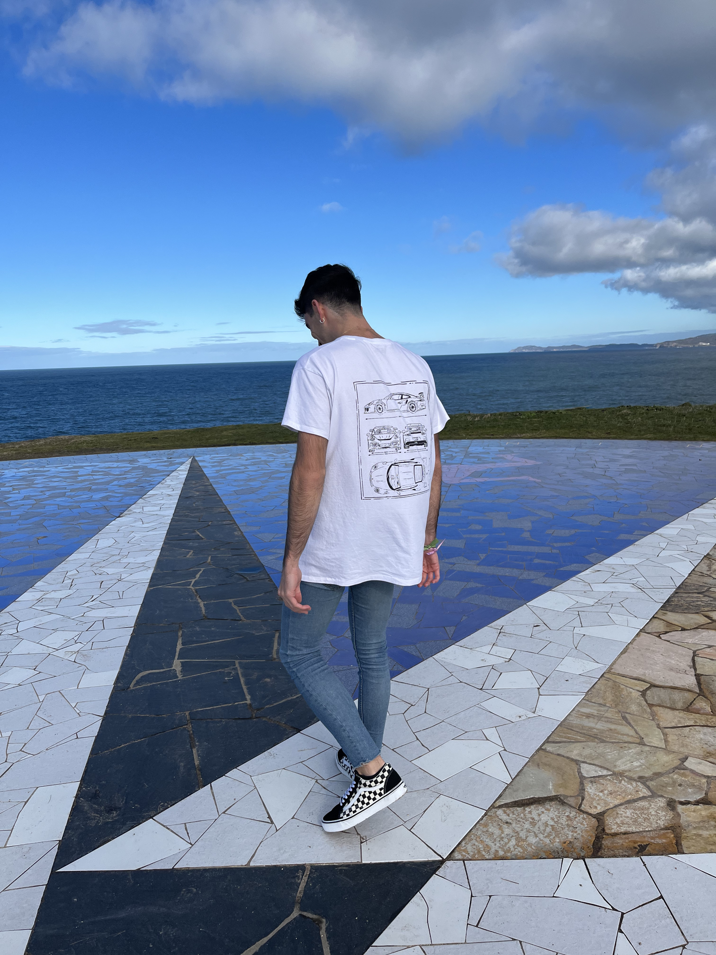 P1 - "White Tee"